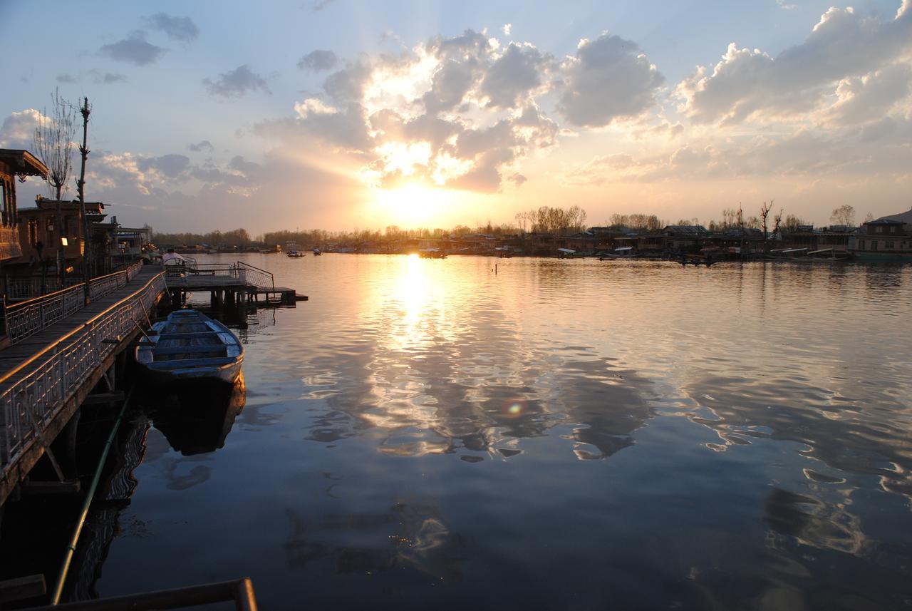 Lake Palace Group Of House Boats Srīnagar Zewnętrze zdjęcie